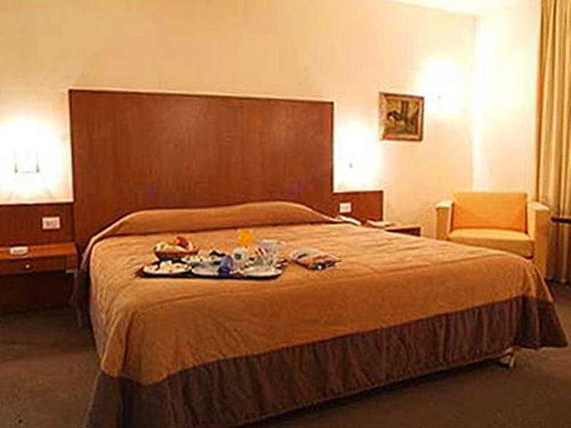Quality Inn Tripoli Exterior photo